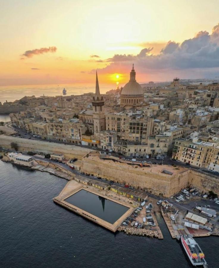Ewa Apt - 3-Bedrooms Apt Near Sliema - St Julians Seafront Gzira Bagian luar foto